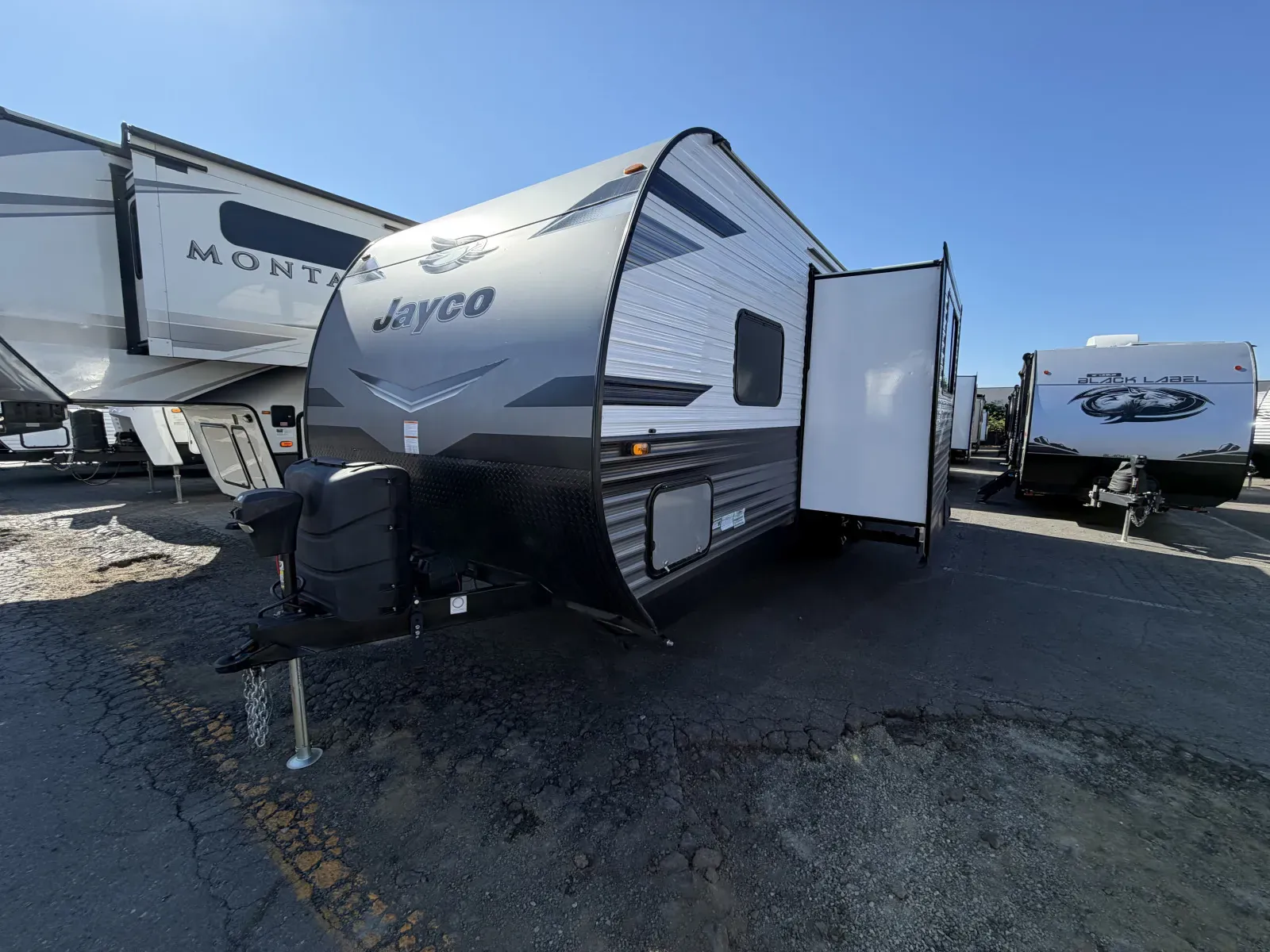2023 Jayco Jay-Flight SLX 242BHSW - Photo 3