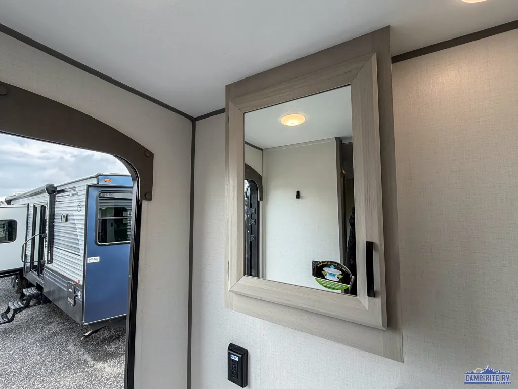 2027 Coachmen Catalina Legacy Edition 333DBDSCK, Photos photo 40