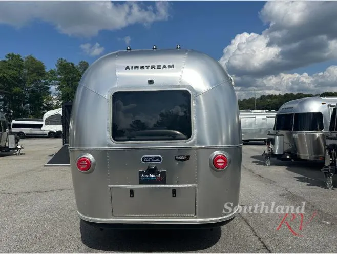 2026 Airstream World Traveler 22RB - Photo 3