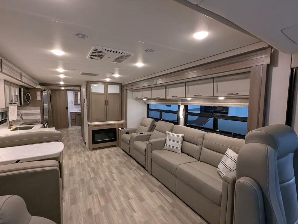 2027 Thor Motor Coach Windsport 36H, Photos photo 13