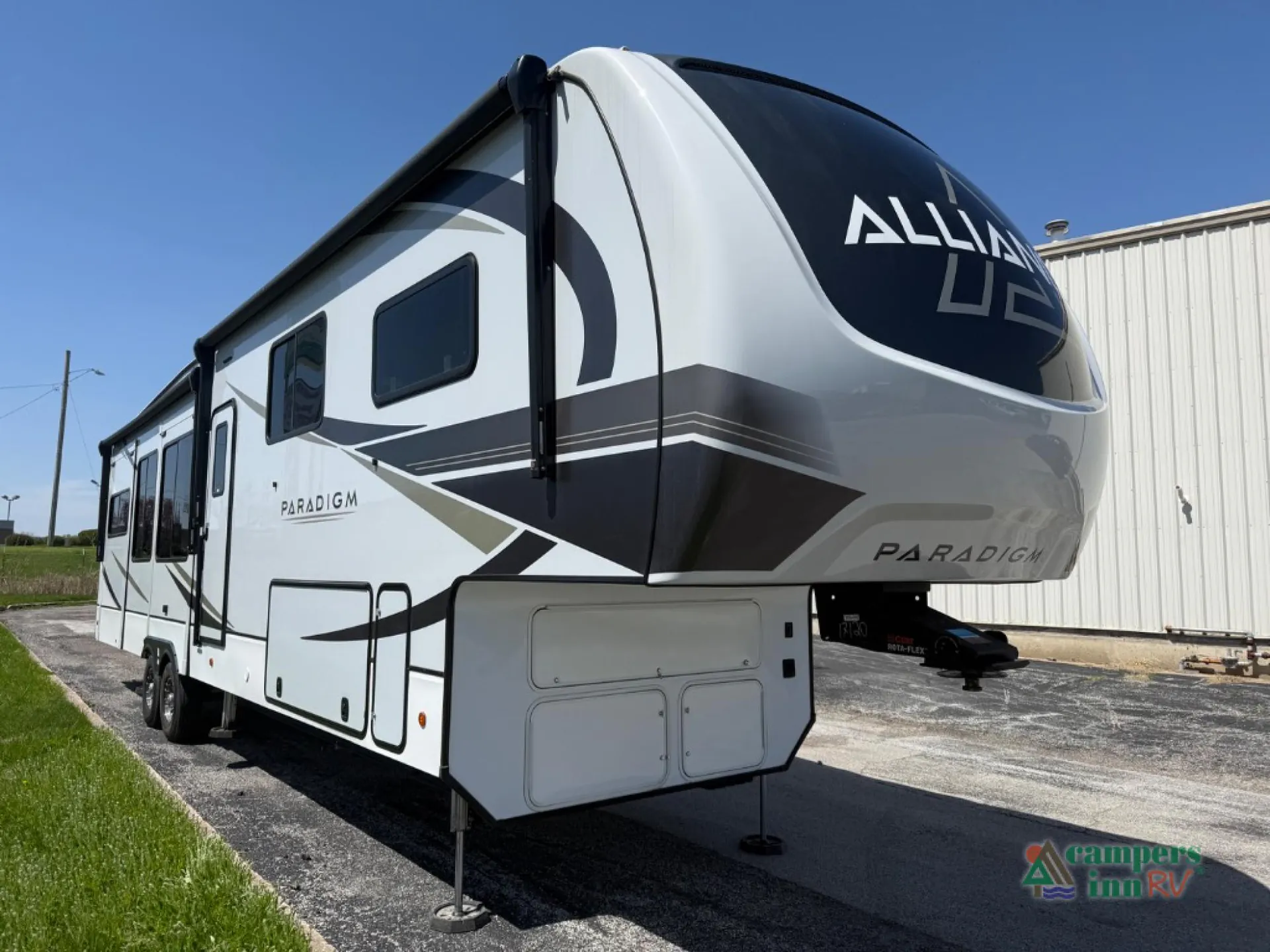 2024 Alliance RV Paradigm 375RD - Photo 2