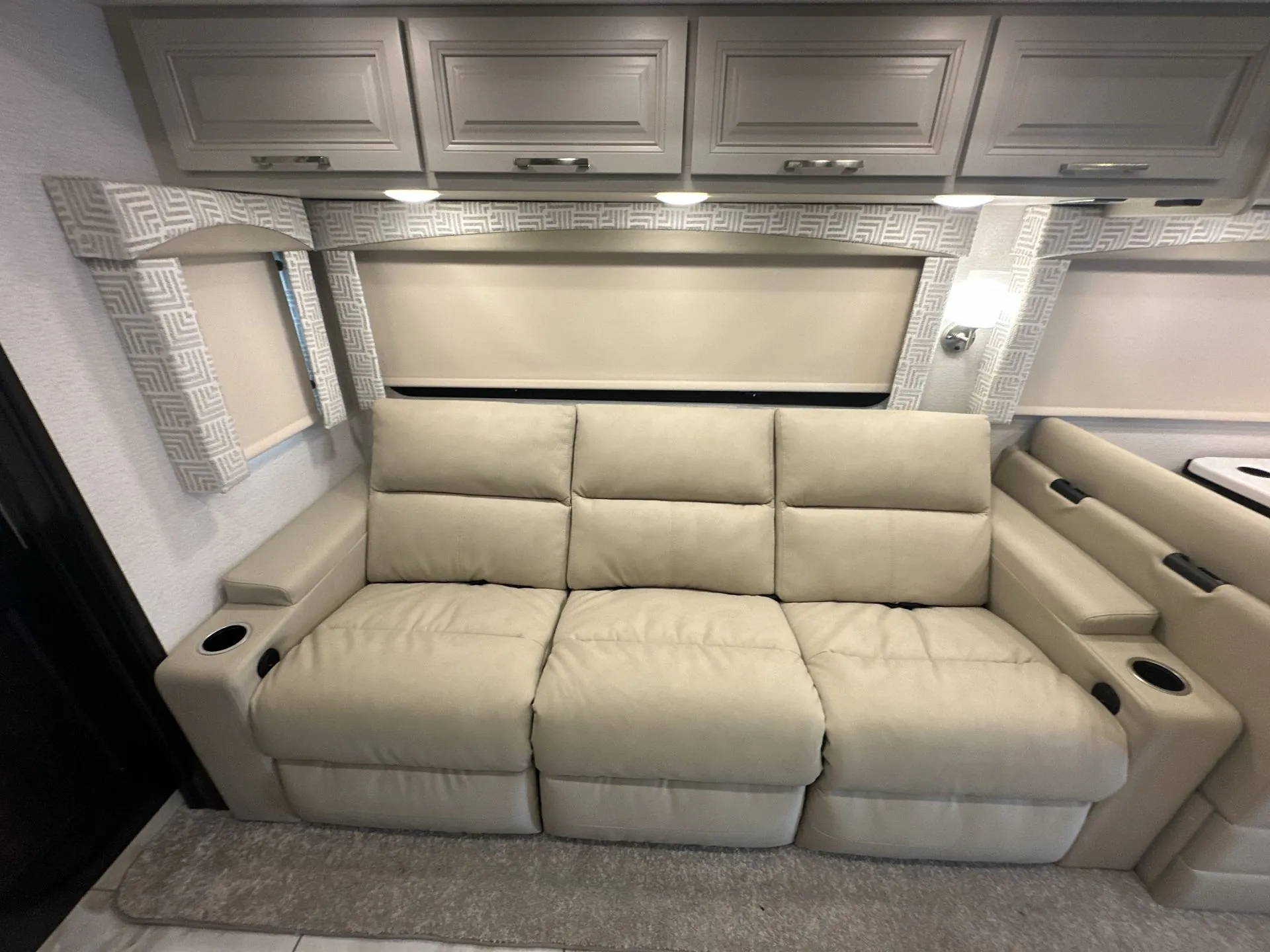 2026 Entegra Coach Accolade XL 37K - Photo 4