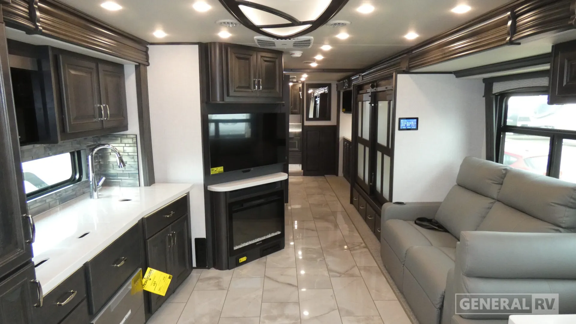 2026 Fleetwood Discovery 38N - Photo 3