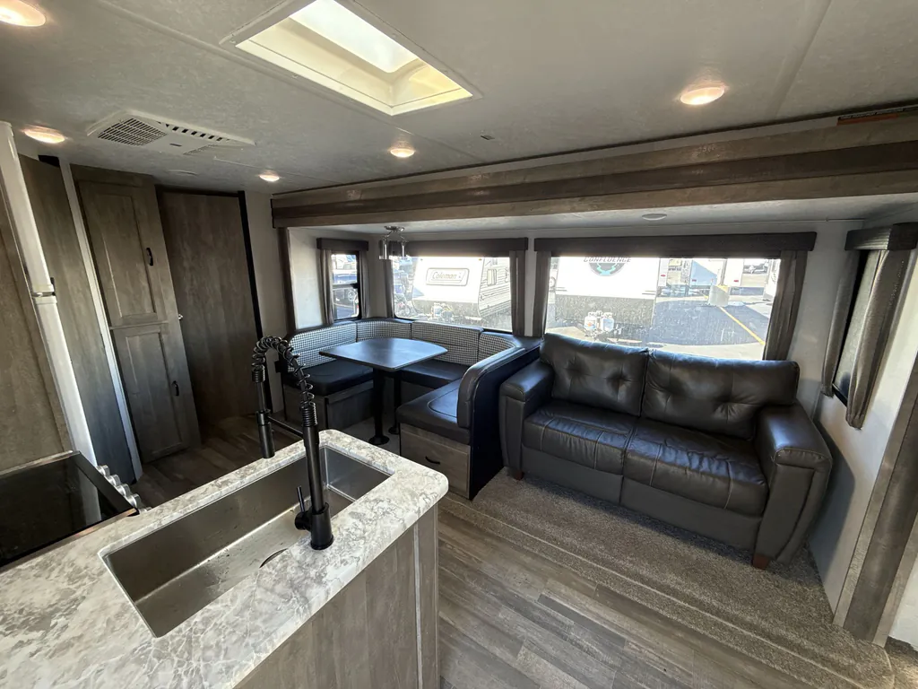 2020 Forest River Vibe 32BH, Photos photo 2