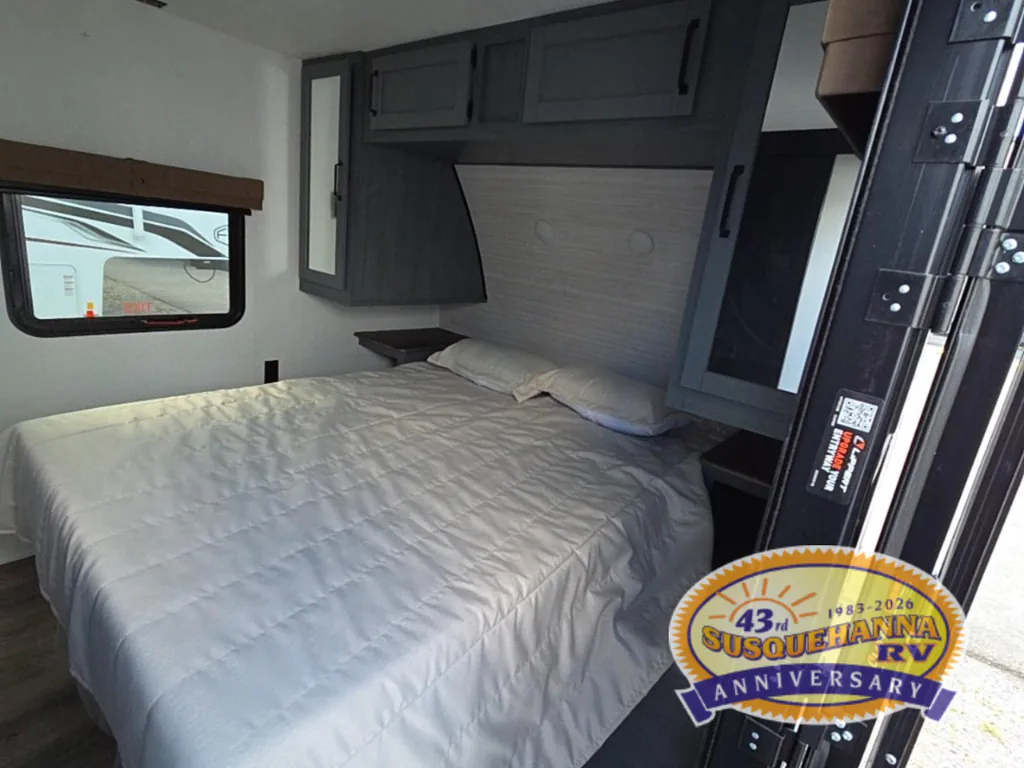 2027 Palomino Puma 337BH, Photos photo 13