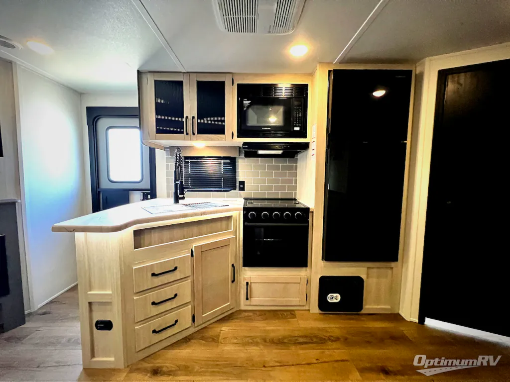 2027 Forest River Puma 32BHQS, Photos photo 10