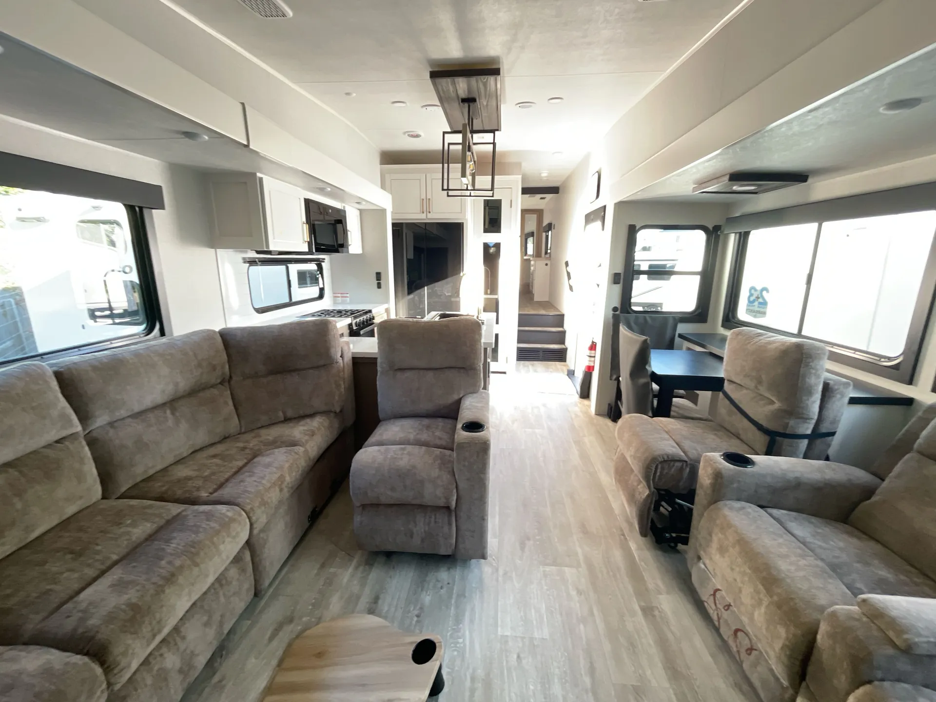 2026 Jayco Eagle 335LSTS - Photo 4