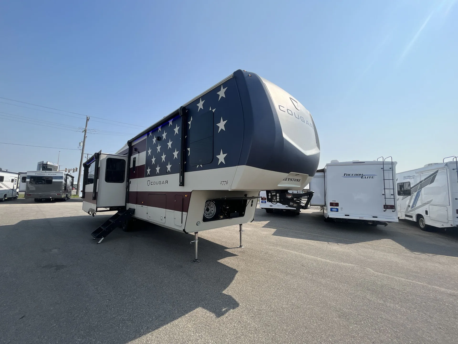 2026 Keystone Cougar 316RLS - Photo 2