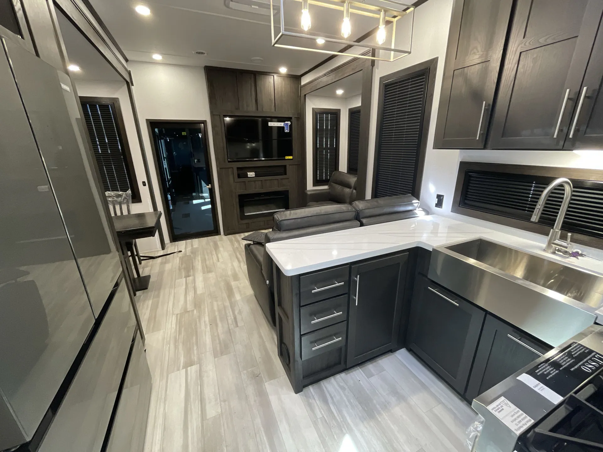 2025 Keystone Fuzion 442 — living area main