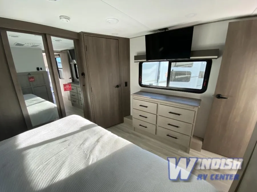 2026 Grand Design Influence 3003RL - Photo 4