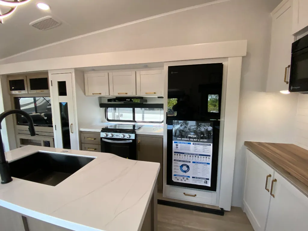 2027 Jayco Eagle 29RLC - Photo 4