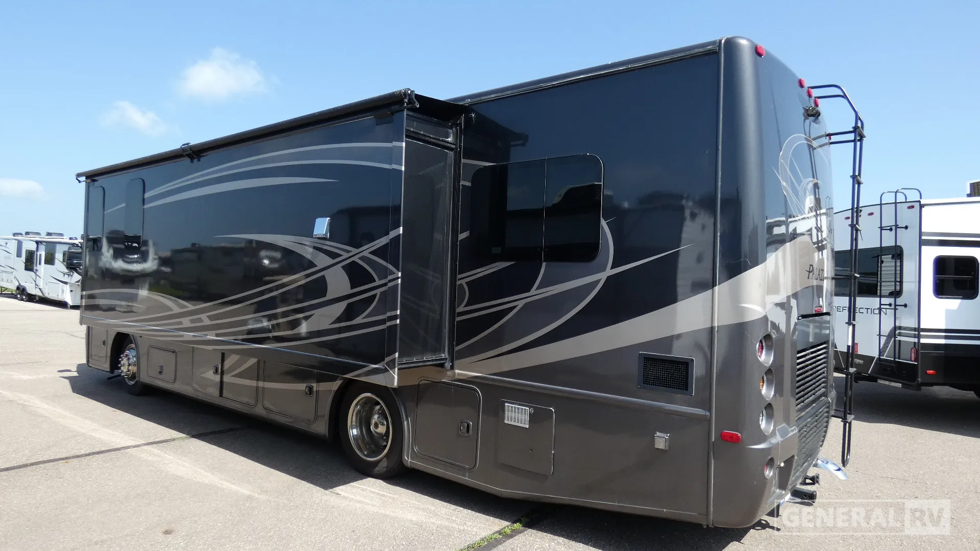 2014 Thor Motor Coach Palazzo 33.2 - Photo 4