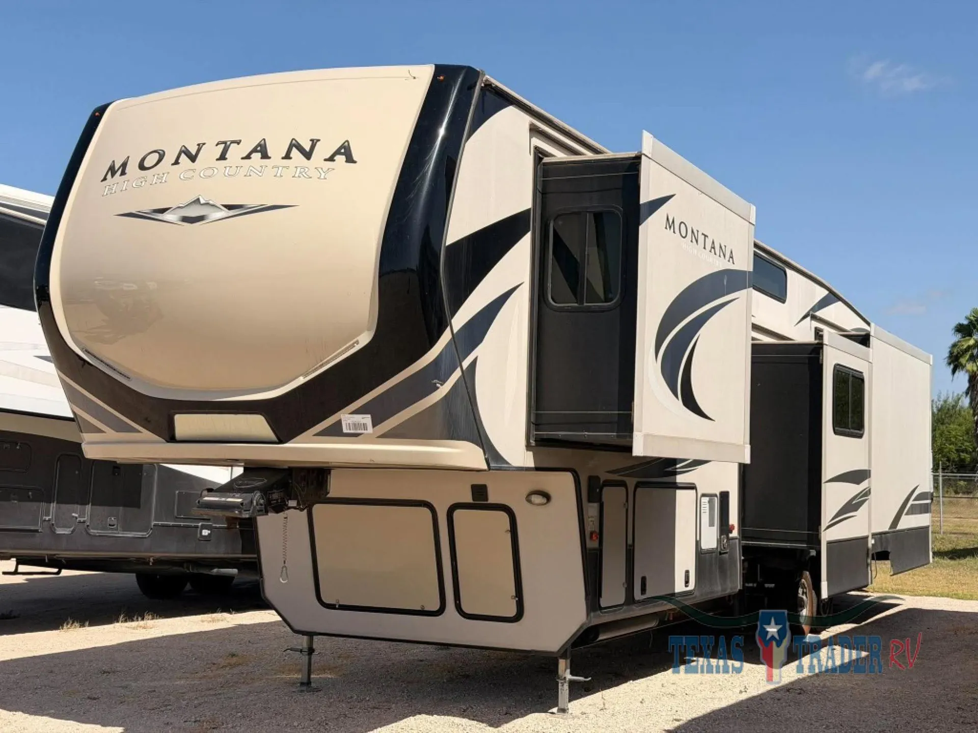 2020 Keystone Montana 3855BR - Photo 3