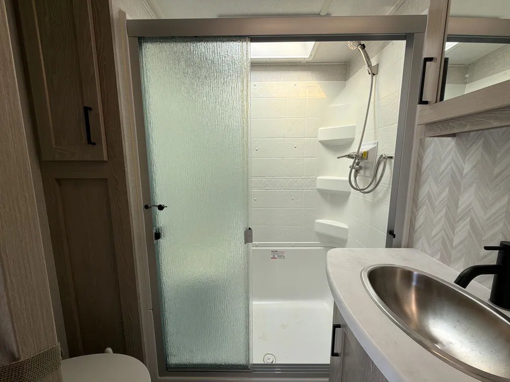 2022 Forest River Rockwood Signature 8294BS, Photos photo 13