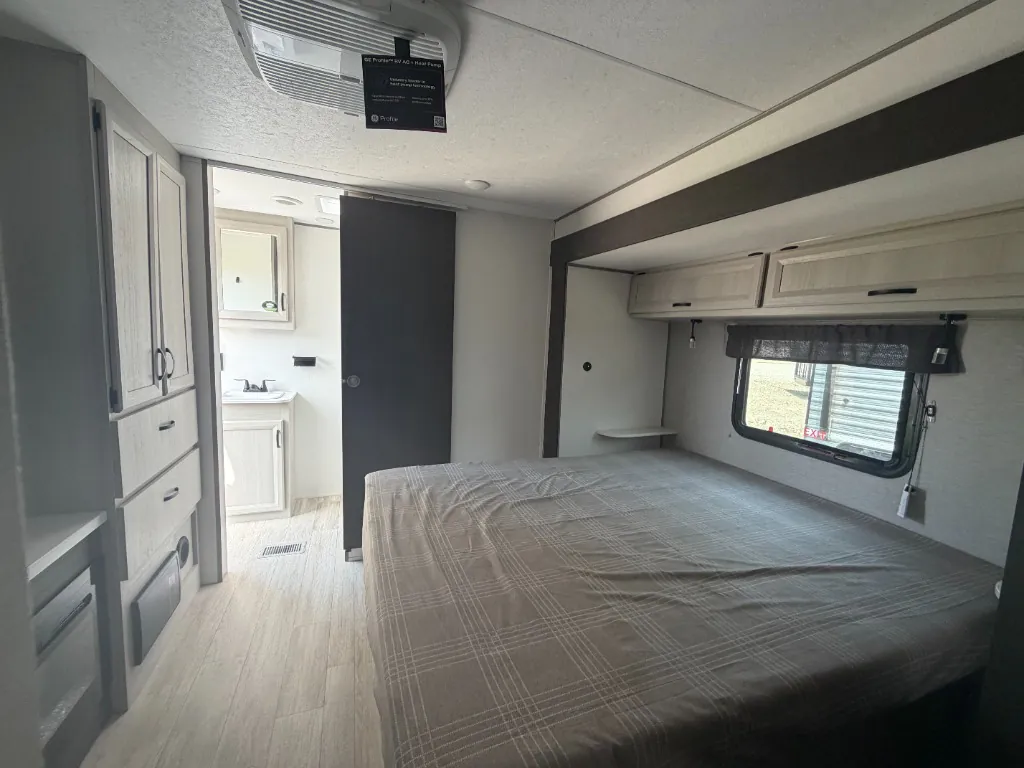 2027 Coachmen Catalina Legacy Edition 333DBDSCK, Photos photo 26