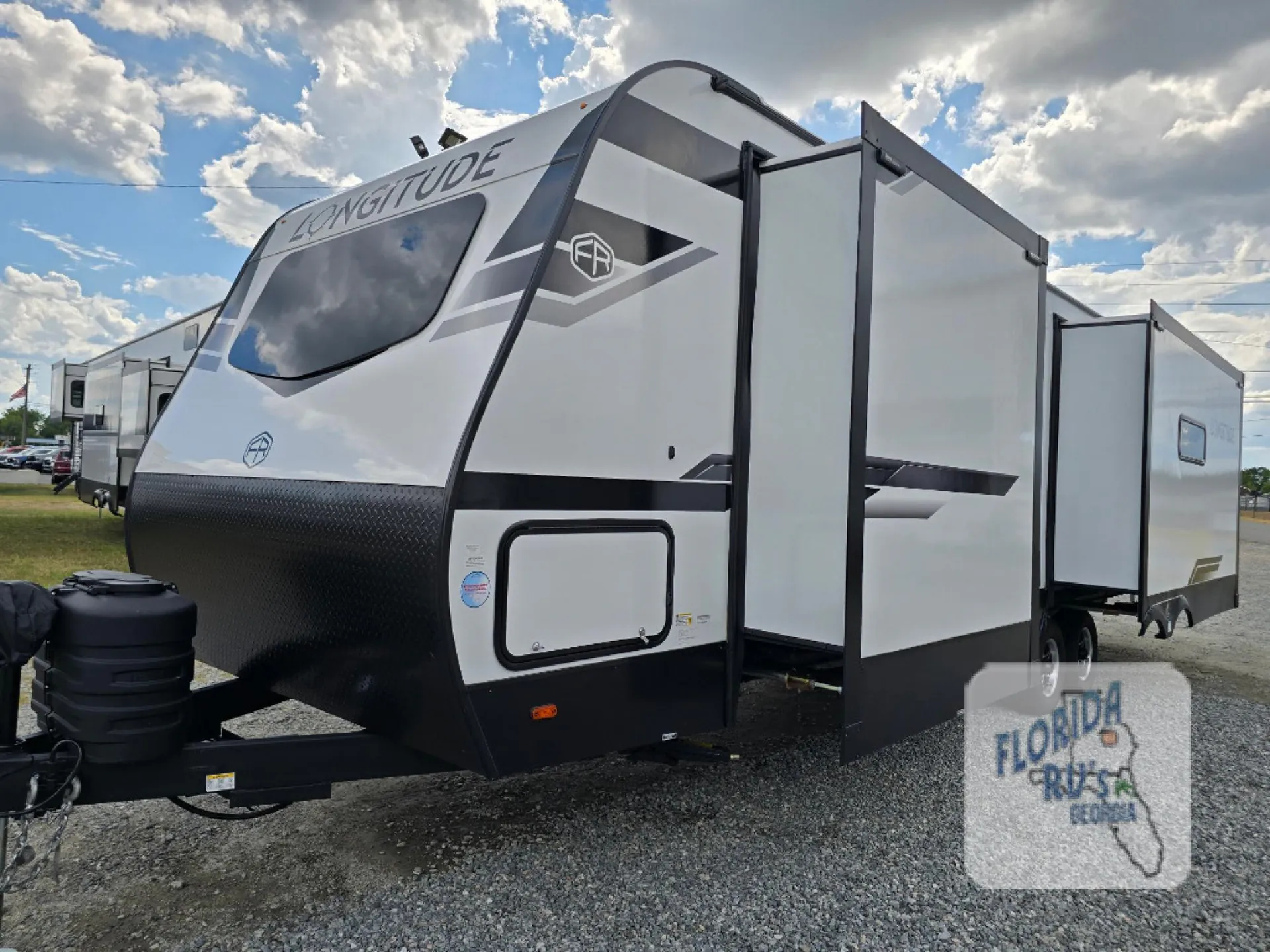 2026 East to West Longitude 310RL - Photo 3
