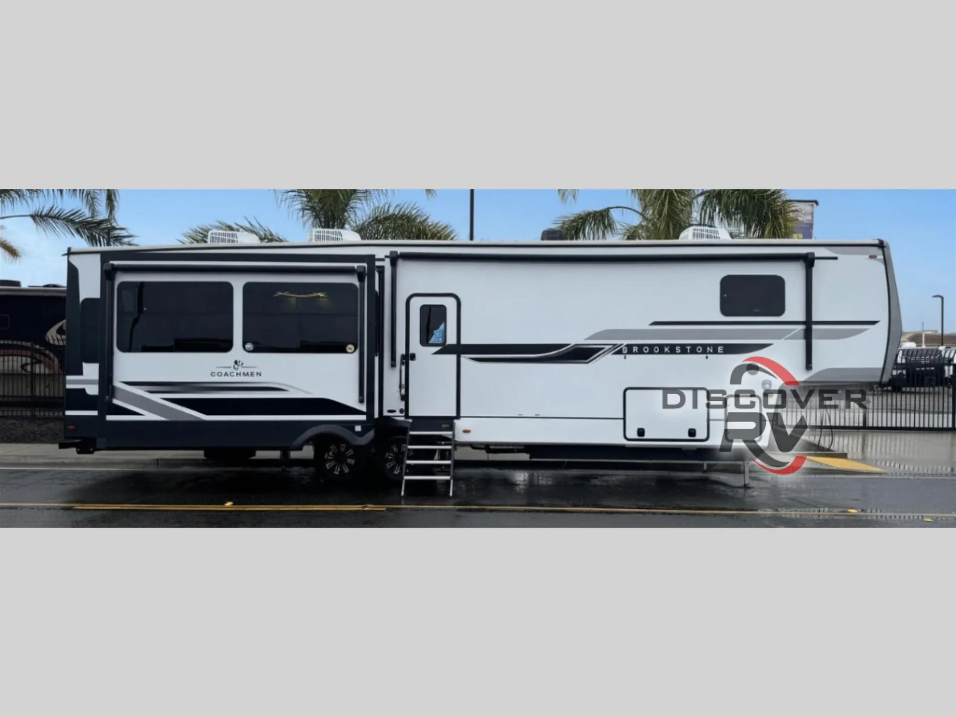 2025 Coachmen Brookstone 370RLLO - Photo 3