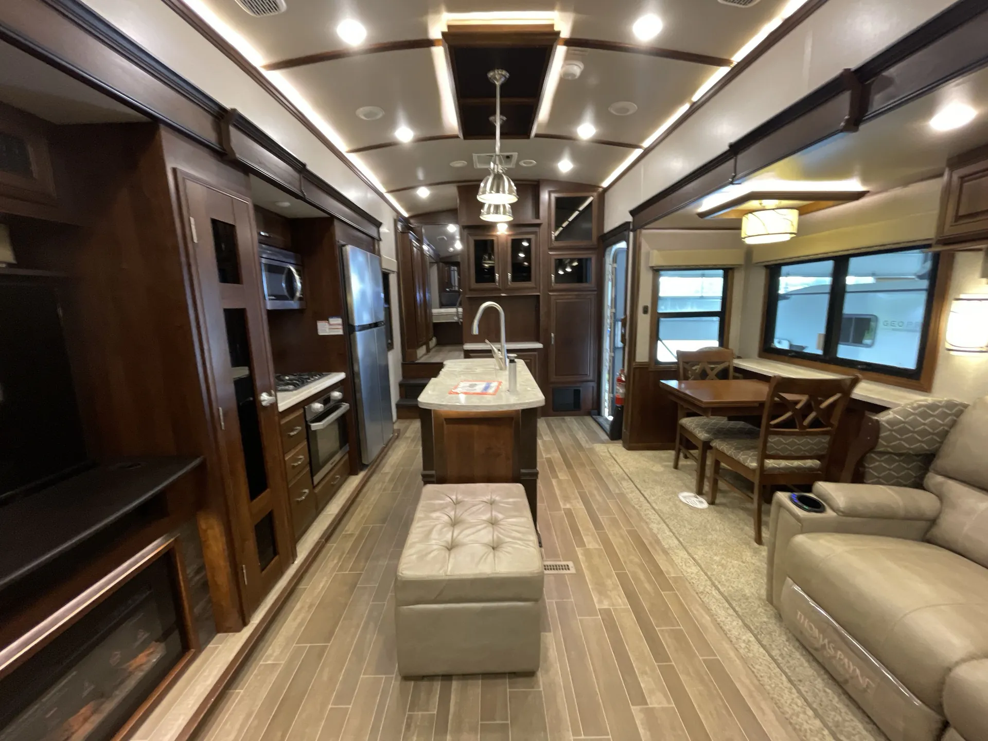 2020 Jayco Pinnacle 36SSWS — living area main