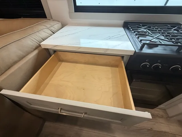 2026 Brinkley Model G 4150, Photos photo 15