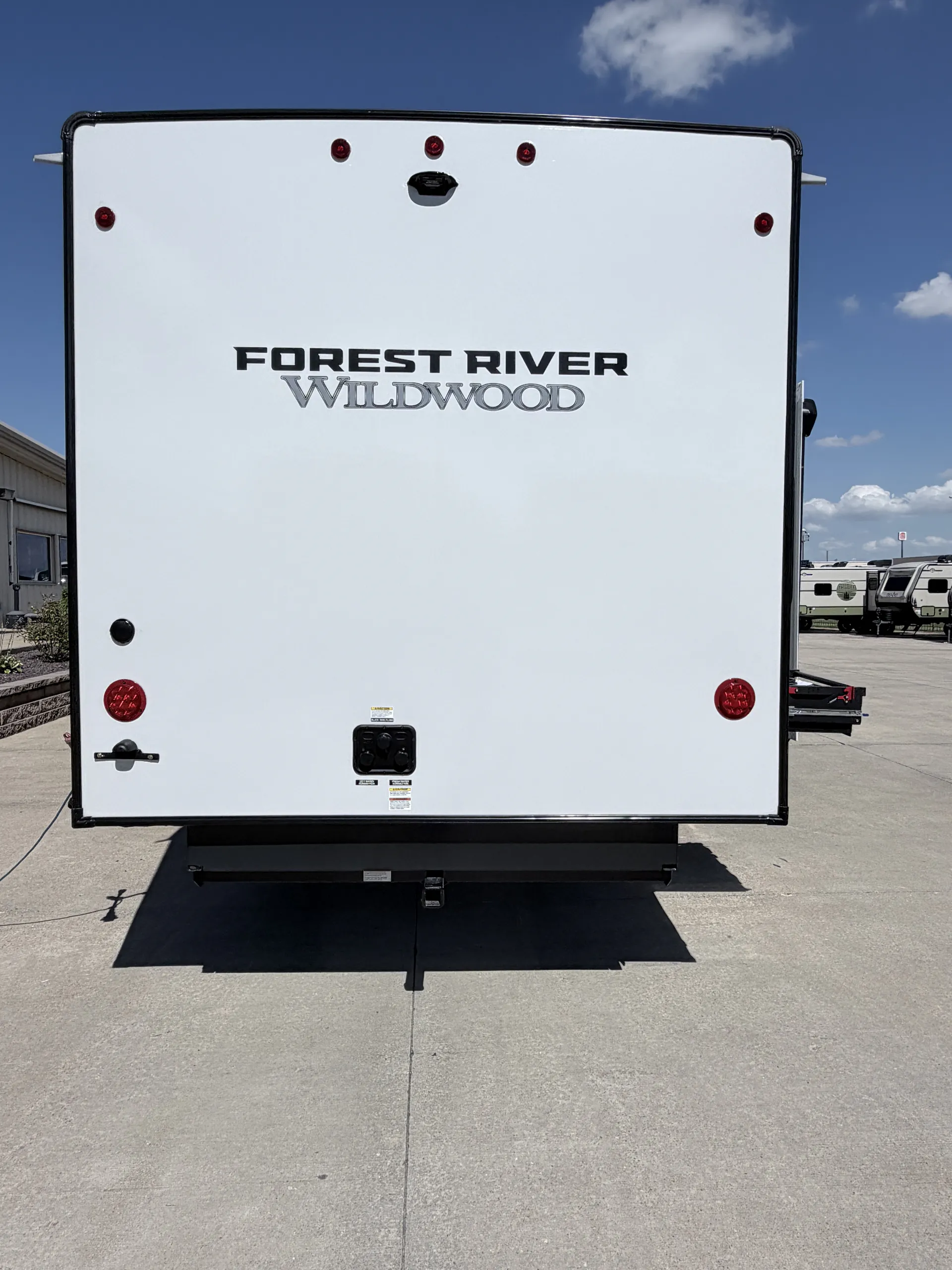 2027 Forest River Wildwood Heritage Glen 301FAM — Photo 7