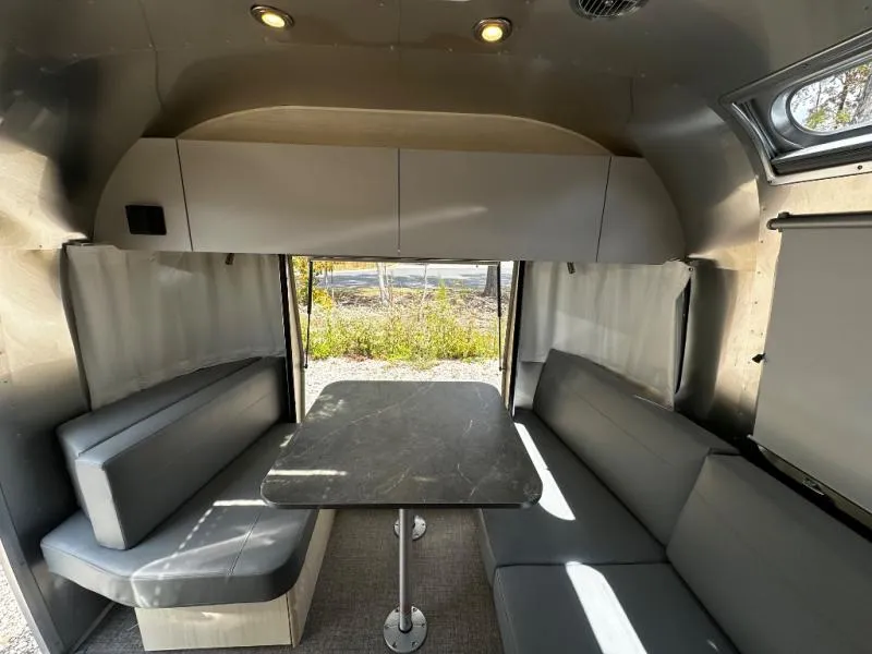 2026 Airstream Flying Cloud 27FB - Photo 2
