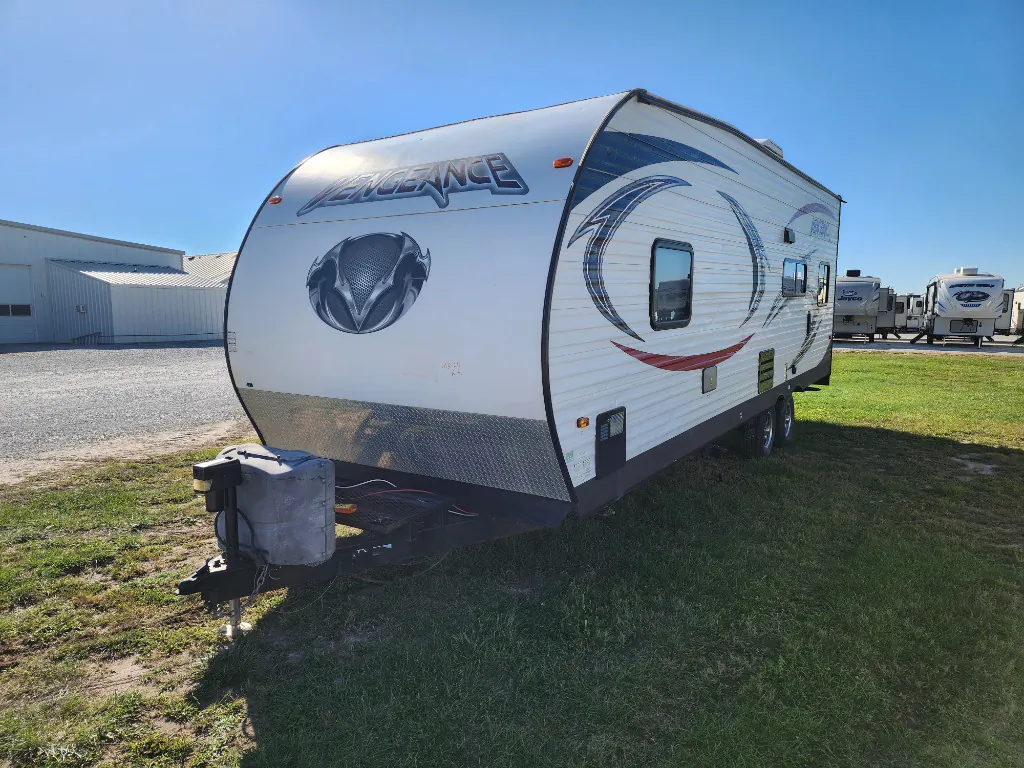 2014 Forest River Cherokee Vengeance 25V - Photo 4