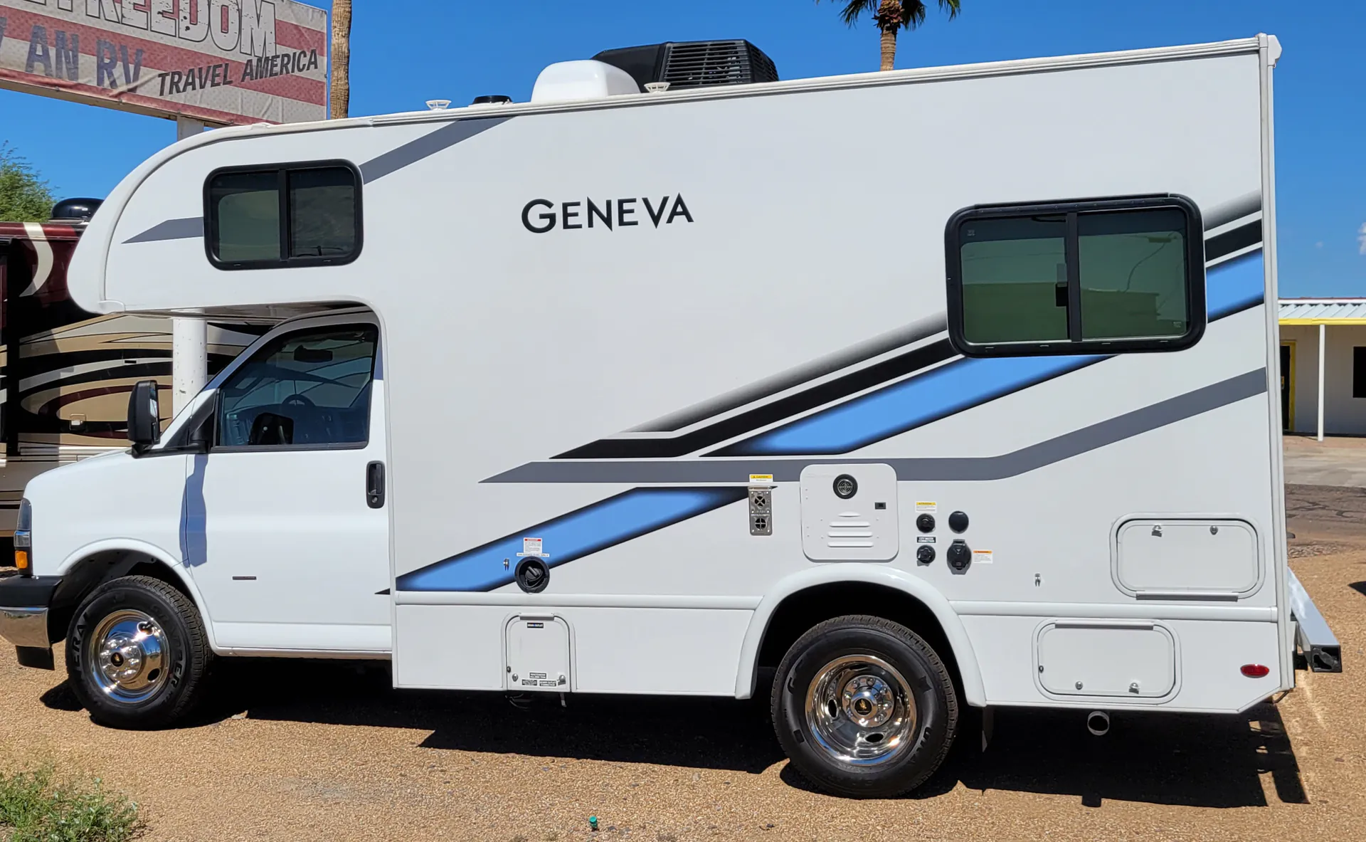 2026 Thor Motor Coach Geneva 19VT - Photo 2