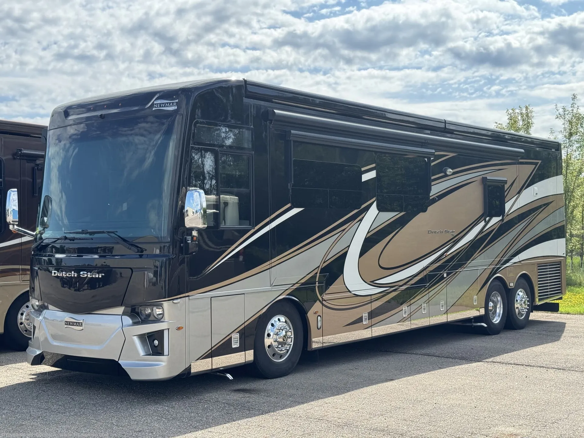 2021 Newmar Dutch Star 4081 - Photo 2