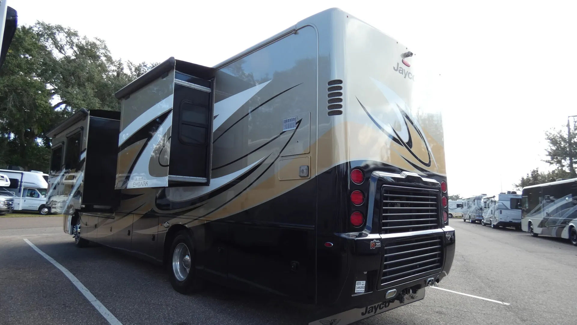 2019 Jayco Embark 39T2 - Photo 4