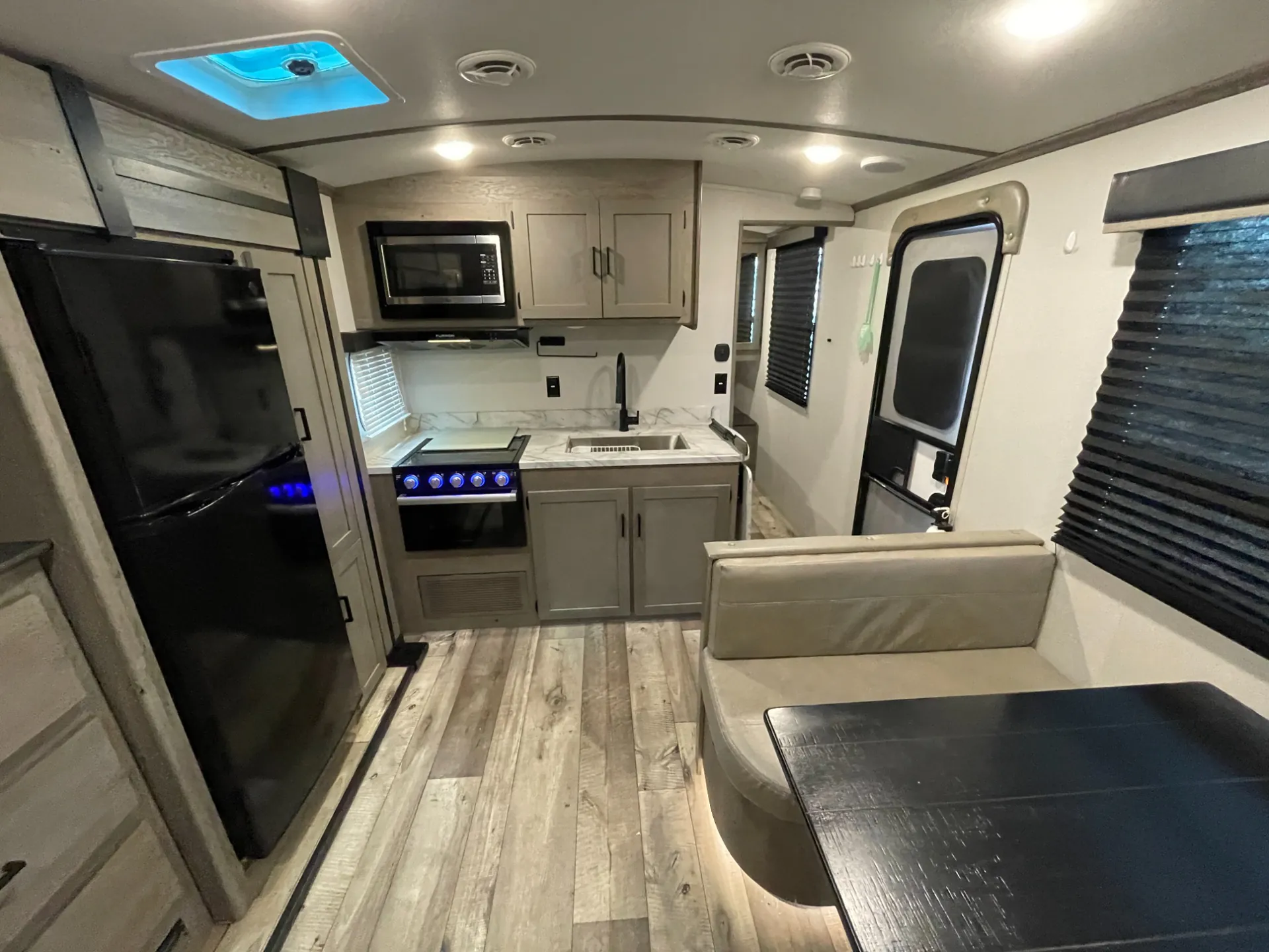 2021 Keystone Outback Ultra-Lite 244UBH - Photo 3