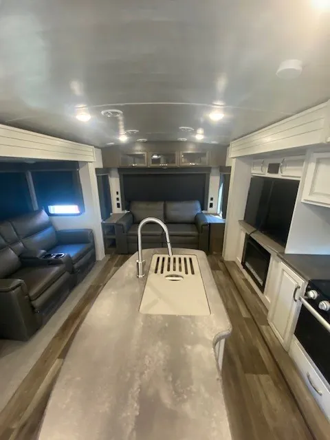 2022 Keystone RV Cougar Half-Ton 33RLI - Photo 4