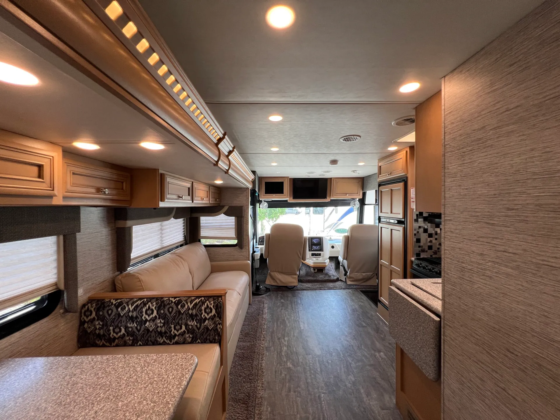 2019 Newmar Bay Star Sport 2702 - Photo 4