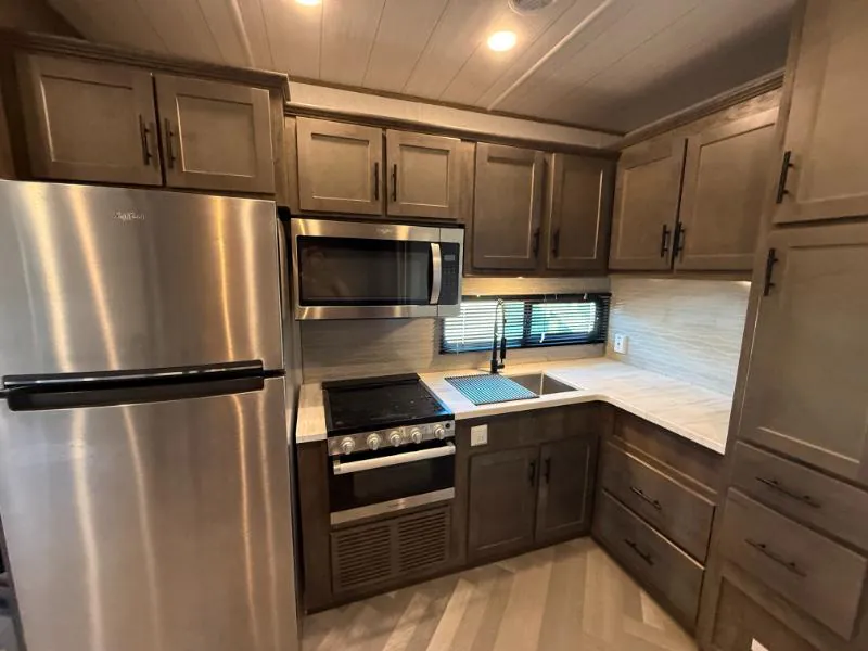 2022 Forest River Salem Villa 353FLFB — Photo 7