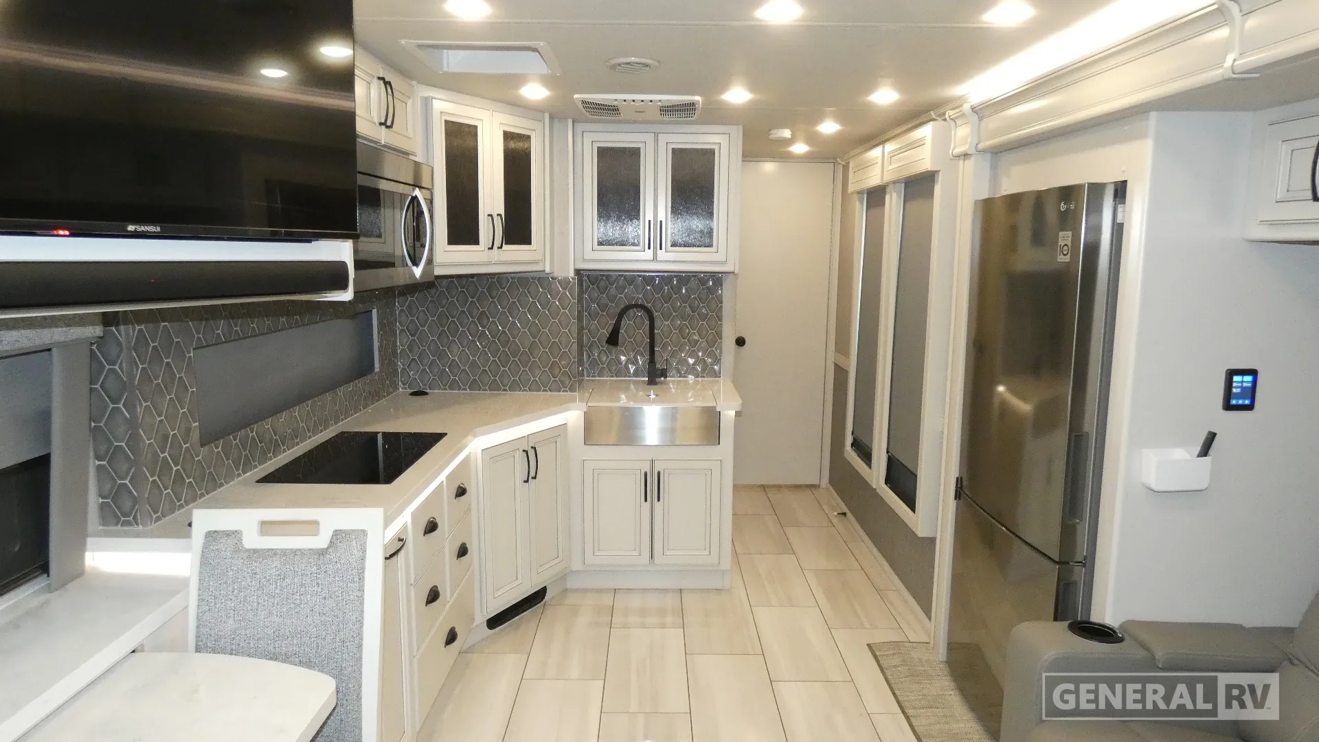 2023 Fleetwood Frontier GTX 39TA dealer photo 2 from General RV