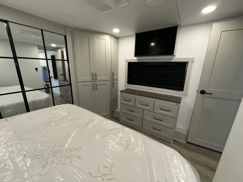 2026 Brinkley Model G 3970, Photos photo 34