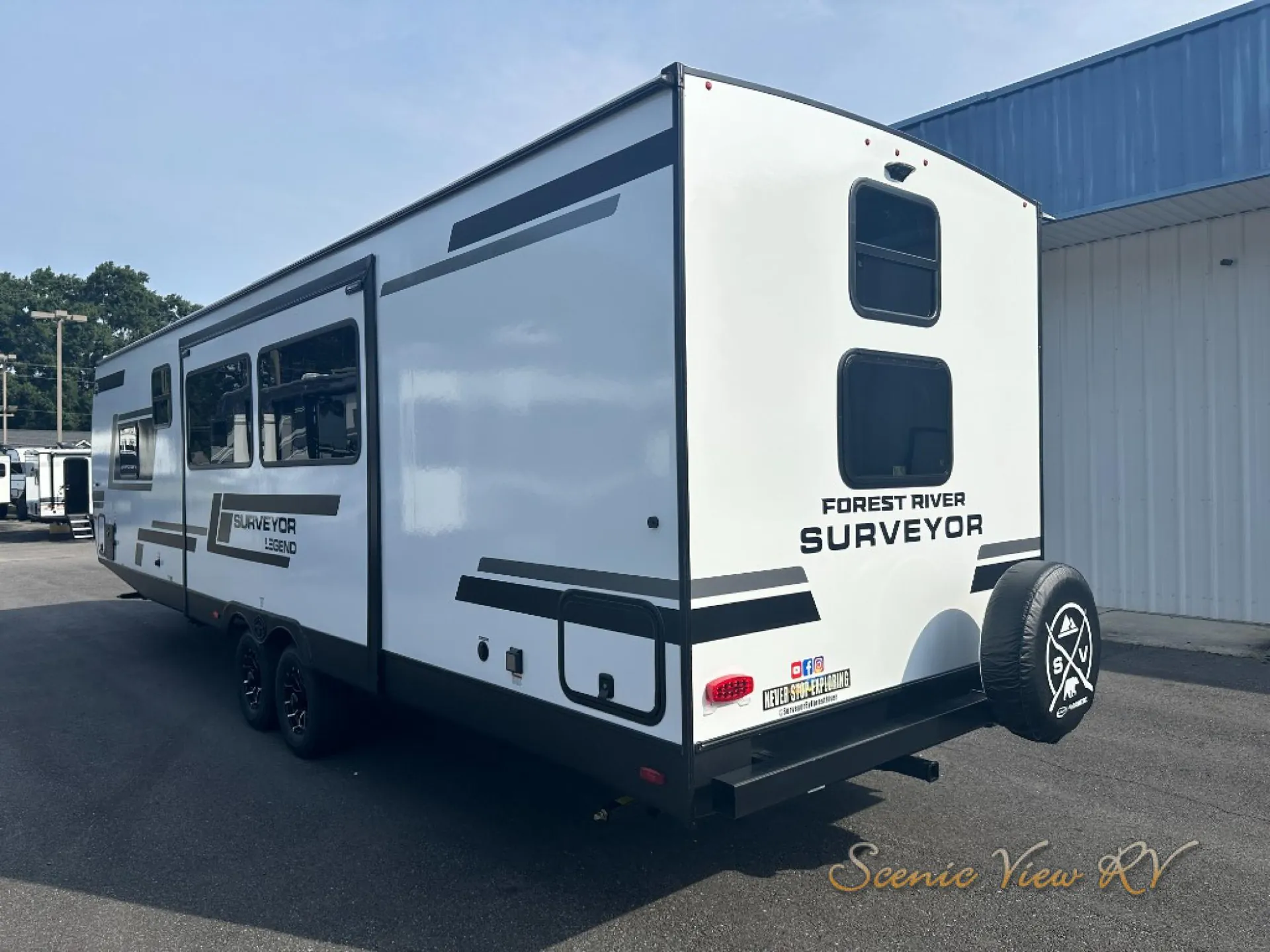 2027 Forest River Surveyor Legend 296QBLE — Photo 6