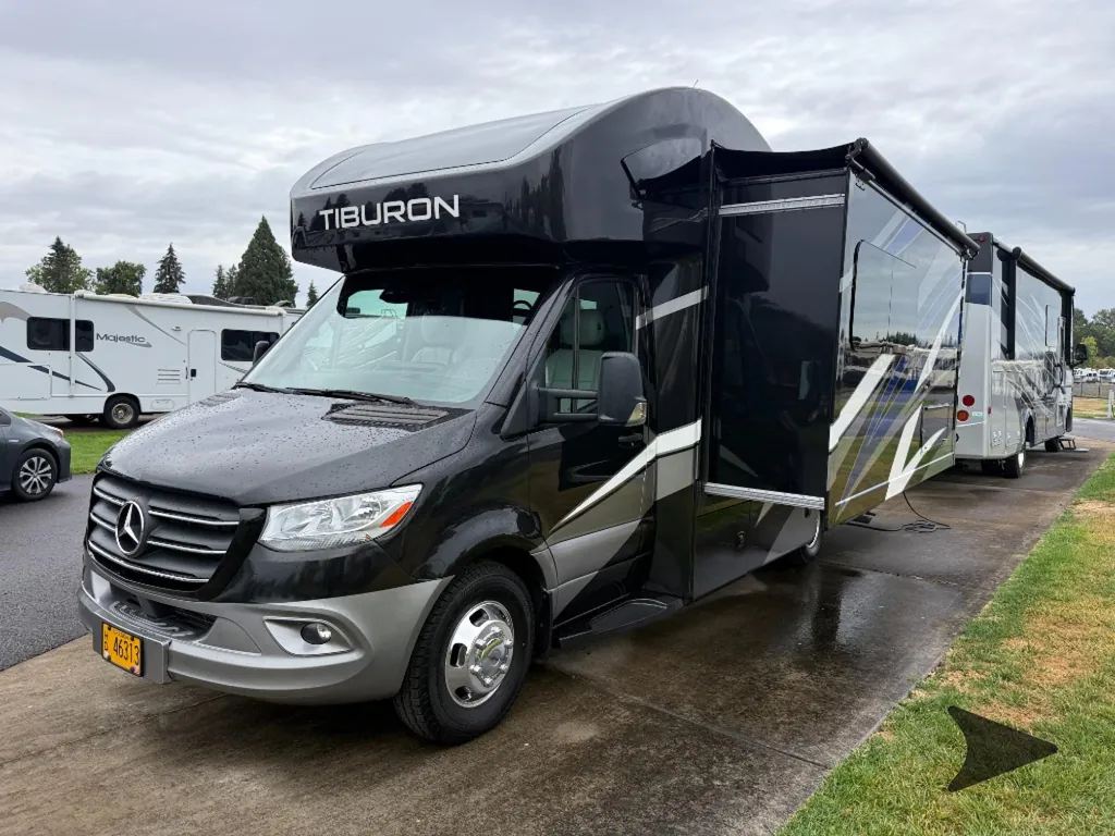 2022 Thor Motor Coach Tiburon 24FB, Photos photo 4
