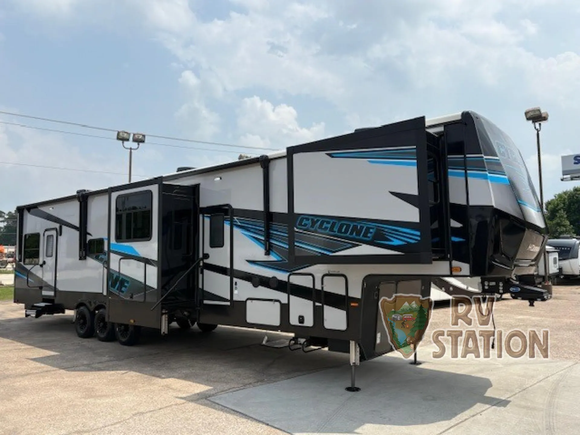 2025 Heartland Cyclone 4008