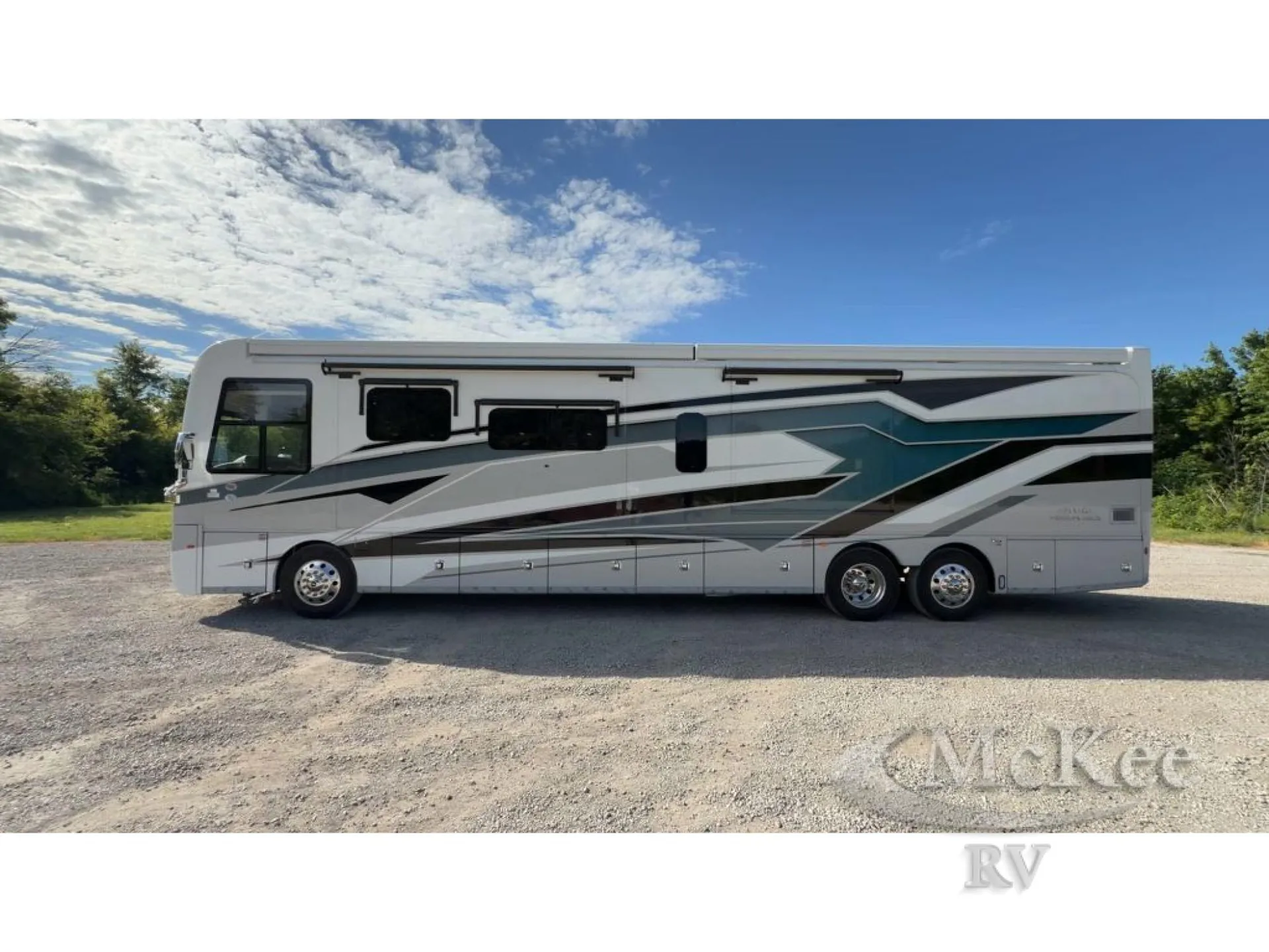 2026 Holiday Rambler Armada 44LE dealer photo 4 from McKee RV