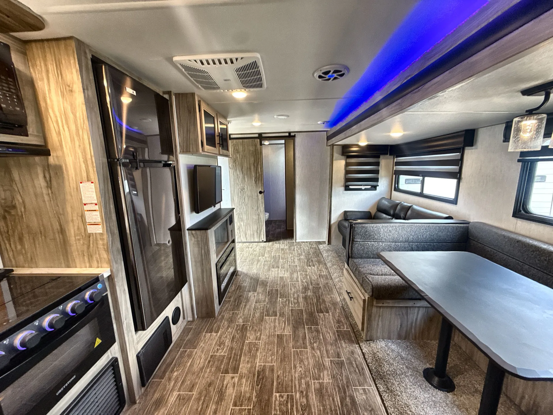 2021 Forest River Cherokee Alpha Wolf 26RL-L — living area main