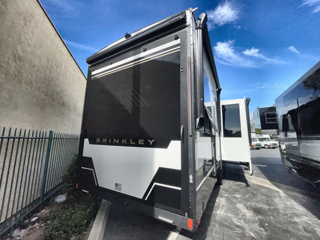 2026 Brinkley Model G 4150, Photos photo 11