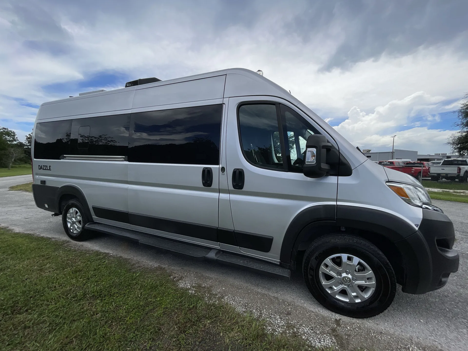 2024 Thor Motor Coach Dazzle 2LB - Photo 2