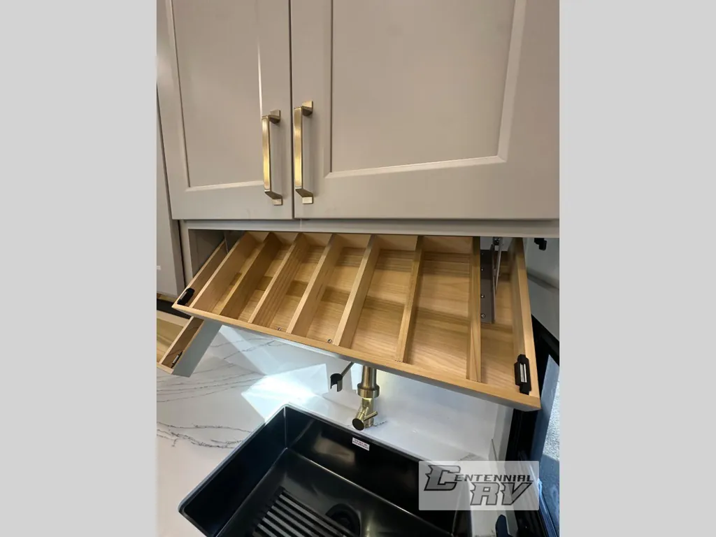 2026 Brinkley Model G 3950, Photos photo 39