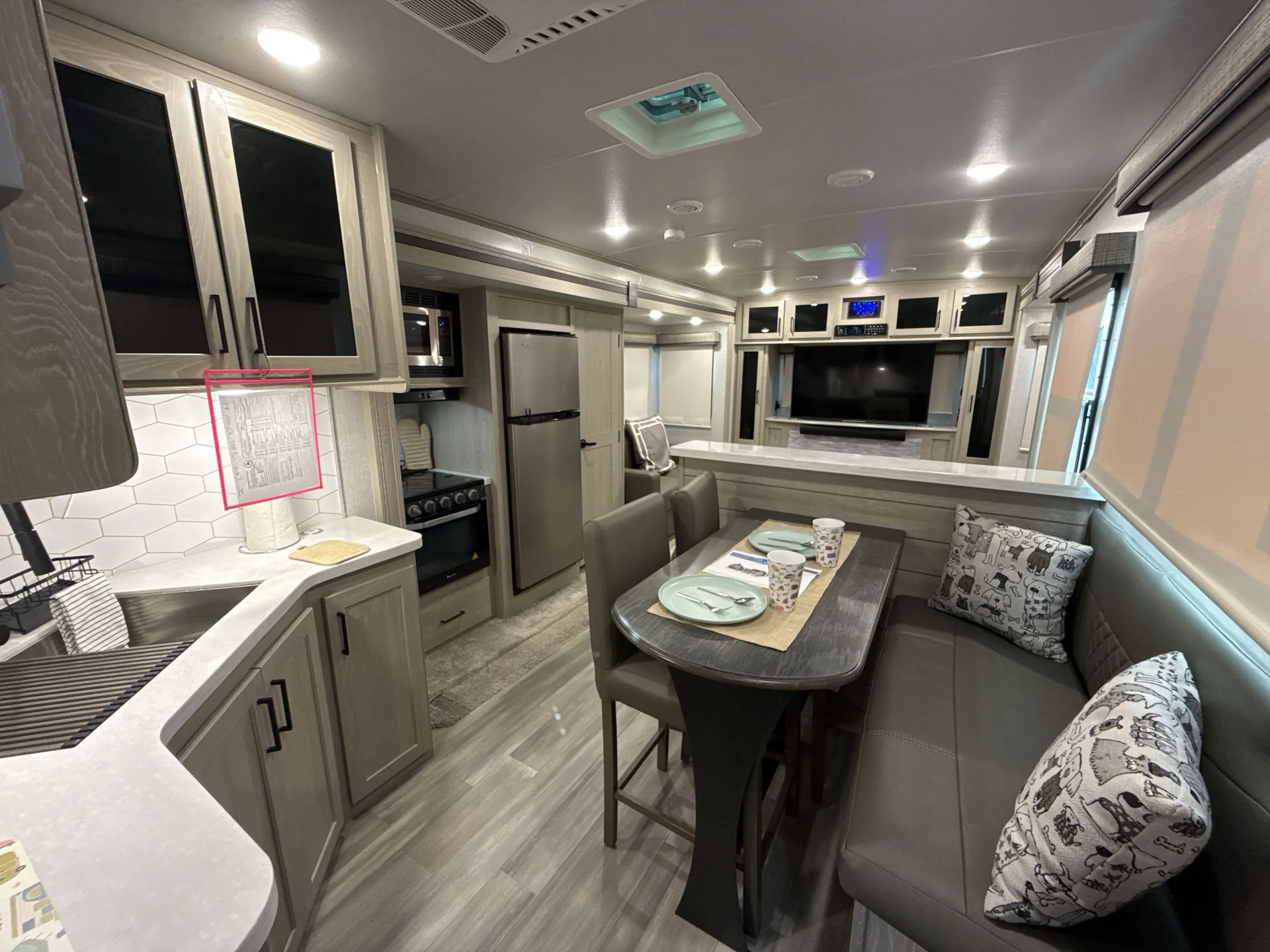 2021 Forest River Flagstaff Classic Super Lite 832FLSB — living area main