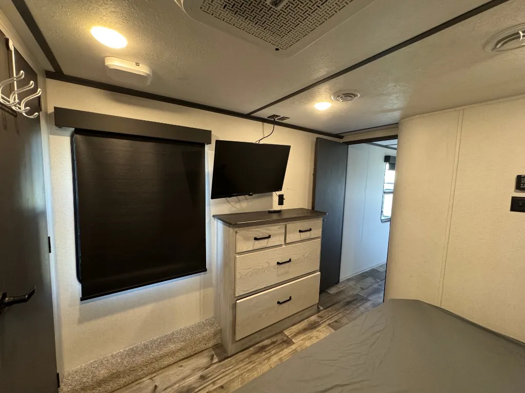 2022 Keystone Montana High Country 385BR, Photos photo 29