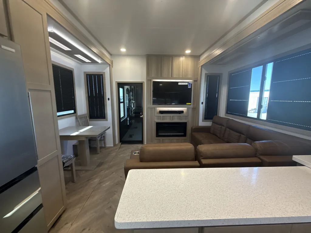 2026 Keystone Raptor 441, Photos photo 4
