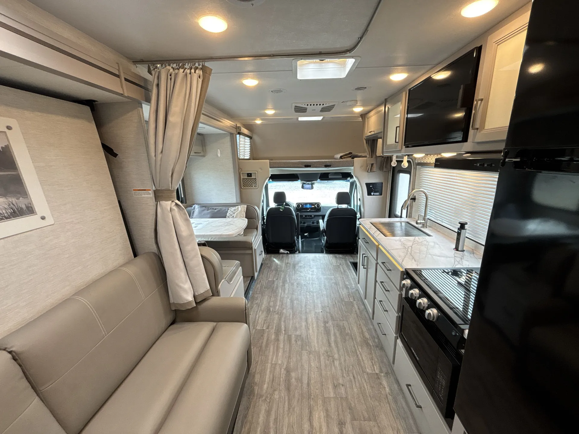 2024 Thor Motor Coach Coleman 24CL - Photo 4