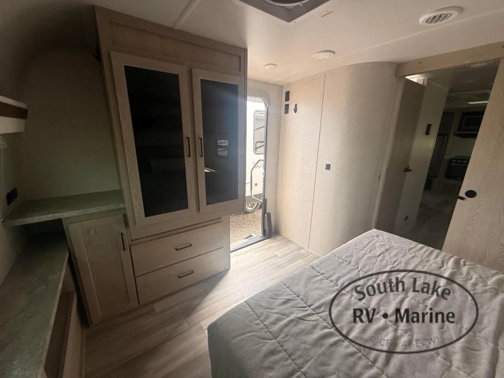 2022 Forest River Rockwood Ultra Lite 2614BS, Photos photo 12