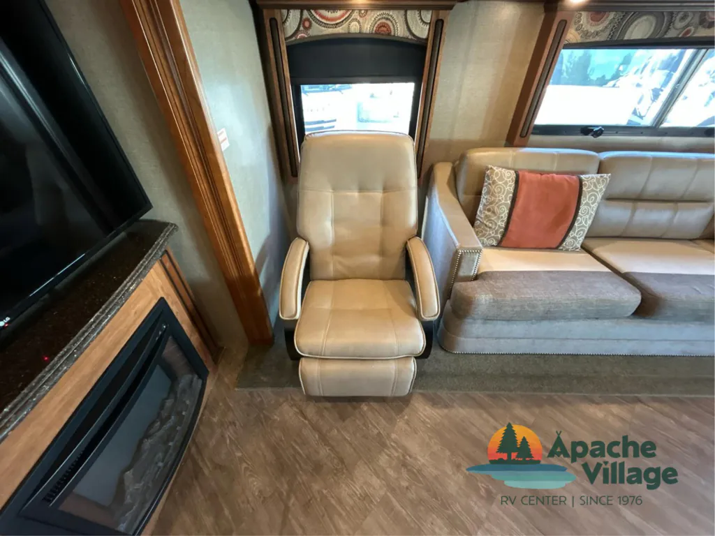 2017 Fleetwood Pace Arrow LXE 38F, Photos photo 28