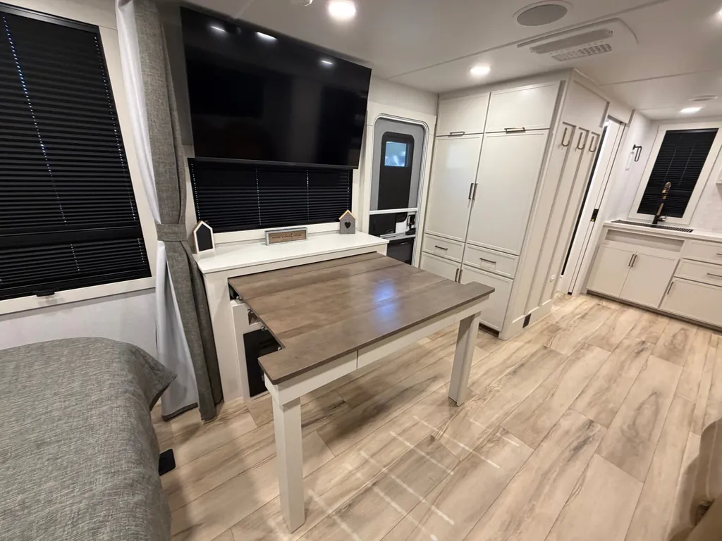 2026 Brinkley Model I 235, Photos photo 13